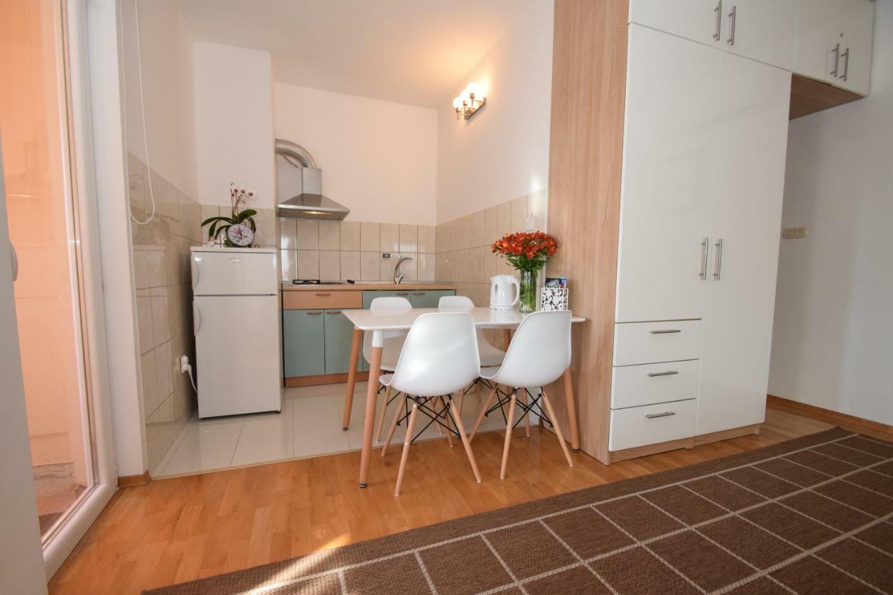 Apartment Smokrovic สตารีกราด-ปาเคลนีซา ภายนอก รูปภาพ