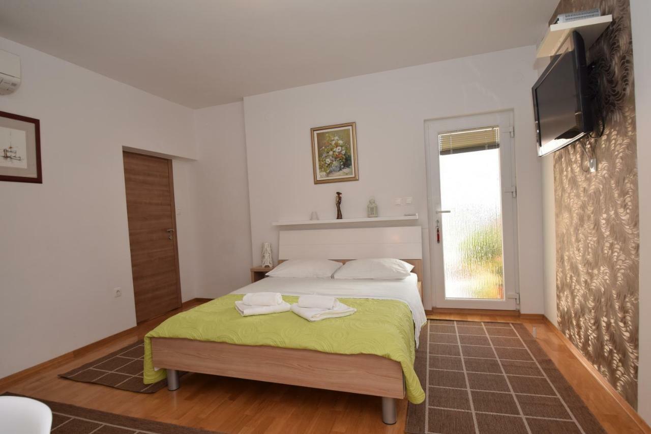 Apartment Smokrovic สตารีกราด-ปาเคลนีซา ภายนอก รูปภาพ